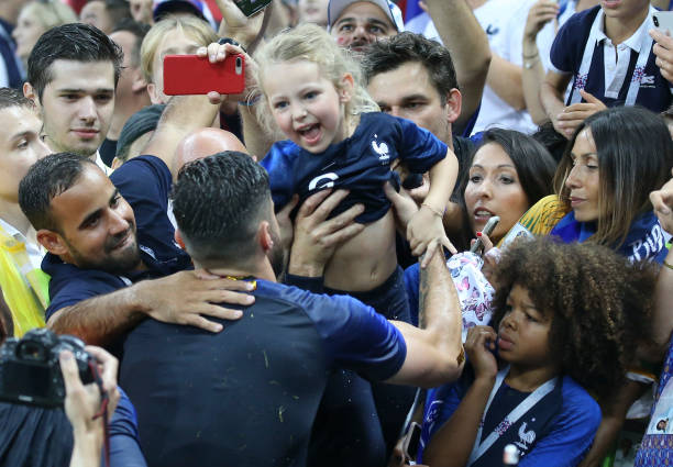 相比詹姆斯 相比詹姆斯